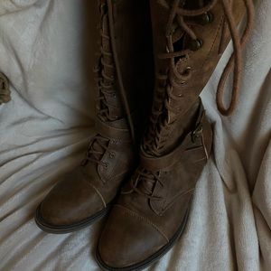 Women’s lace up boots